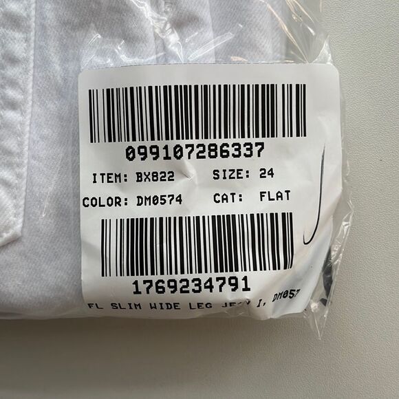 J Crew Full-length slim wide-leg jean in white Size 24‎ - Picture 5 of 11